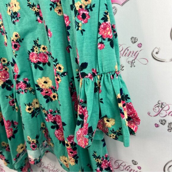 Bobbie Brooks long sleeve asymmetrical hem fairy flowers Teal Floral Blouse - Picture 4 of 14